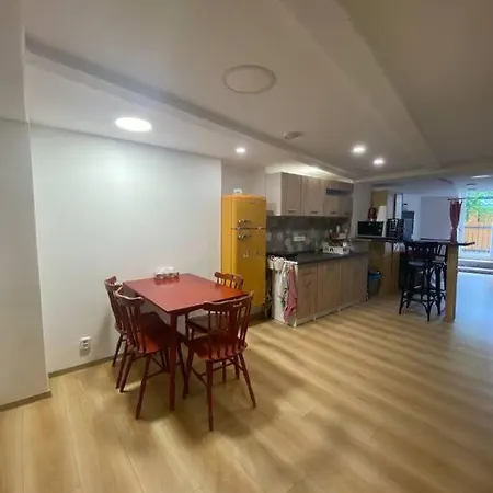 Lejlighed Byt 66m² S Terasou A Rekuperaci Ve Vrsovicich Prag